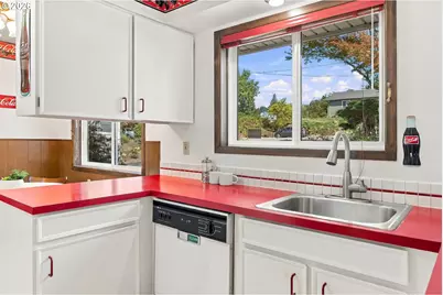 1325 NW 92nd Ave, Portland, OR 97229 - Photo 11