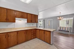 1800 Lakewood Ct, Eugene, OR 97402 - Photo 7