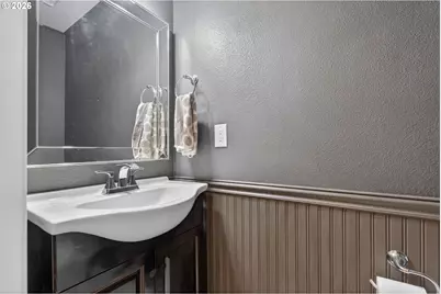 7860 SW Gearhart Dr, Beaverton, OR 97007 - Photo 23