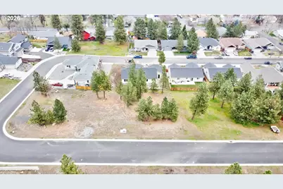 2425 W 15th St #34, The Dalles, OR 97058 - Photo 7