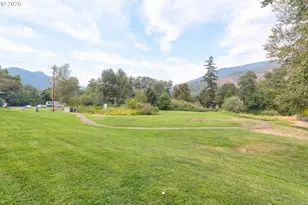 815 Pine St, Rogue River, OR 97537 - Photo 13