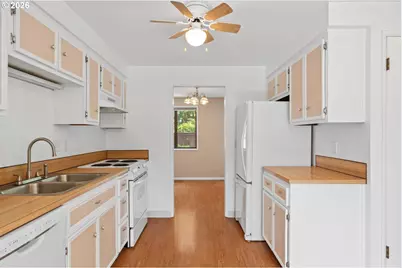 5792 SW 204th Pl, Beaverton, OR 97078 - Photo 11