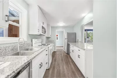 8940 SE Stanley Pl, Portland, OR 97206 - Photo 7