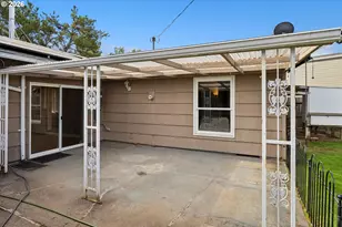 15445 SE Stephens Ct, Portland, OR 97233 - Photo 35