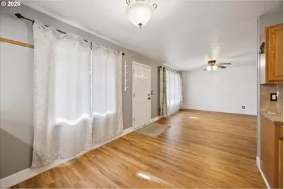 15445 SE Stephens Ct, Portland, OR 97233 - Photo 13