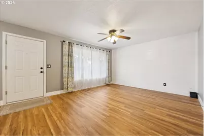 15445 SE Stephens Ct, Portland, OR 97233 - Photo 7