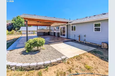 61 SW Oak St, Winston, OR 97496 - Photo 35