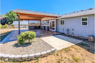 61 SW Oak St, Winston, OR 97496 - Photo 35