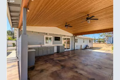 61 SW Oak St, Winston, OR 97496 - Photo 37