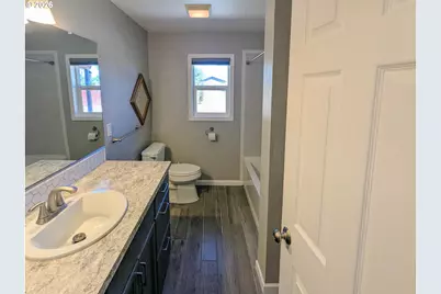 61 SW Oak St, Winston, OR 97496 - Photo 9