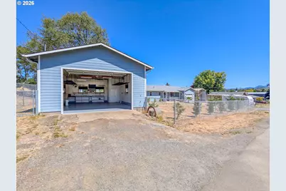 61 SW Oak St, Winston, OR 97496 - Photo 19