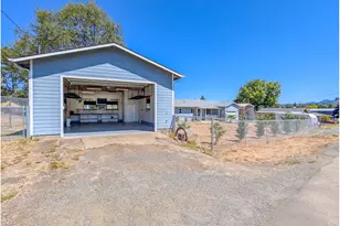 61 SW Oak St, Winston, OR 97496 - Photo 19