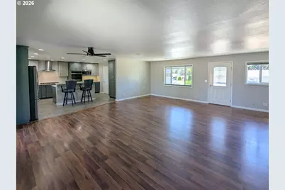 61 SW Oak St, Winston, OR 97496 - Photo 3