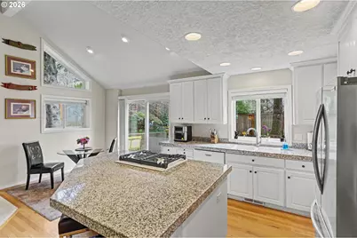 2874 Laurelwood Ct, Salem, OR 97304 - Photo 15