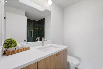 9827 N Ivanhoe St, Portland, OR 97203 - Photo 13