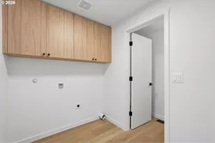 9827 N Ivanhoe St, Portland, OR 97203 - Photo 17