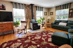 1126 Washington St, Port Orford, OR 97465 - Photo 3