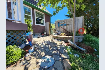 1126 Washington St, Port Orford, OR 97465 - Photo 31