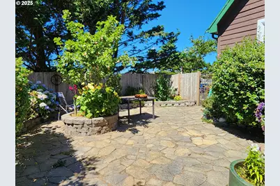 1126 Washington St, Port Orford, OR 97465 - Photo 29