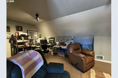 1126 Washington St, Port Orford, OR 97465 - Photo 23