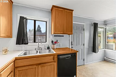 456 N Cammann St, Coos Bay, OR 97420 - Photo 13