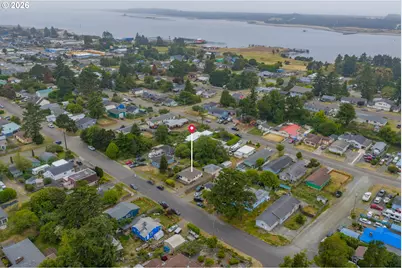 456 N Cammann St, Coos Bay, OR 97420 - Photo 3