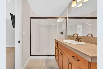 4417 N Gantenbein Ave, Portland, OR 97217 - Photo 21