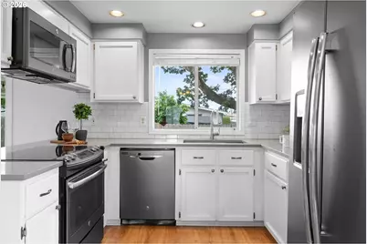17527 SW McKnight Ln, Beaverton, OR 97006 - Photo 17