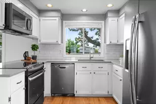 17527 SW McKnight Ln, Beaverton, OR 97006 - Photo 17