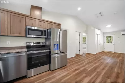 37875 Row River Rd, Dorena, OR 97434 - Photo 9