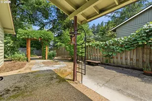 8390 SW Godwin Ct, Portland, OR 97223 - Photo 27