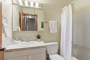 8390 SW Godwin Ct, Portland, OR 97223 - Photo 17