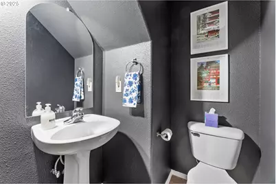 3368 SW Delaney Pl, Portland, OR 97225 - Photo 23