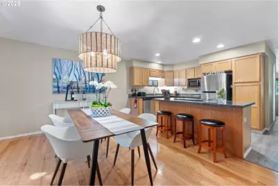 3368 SW Delaney Pl, Portland, OR 97225 - Photo 9