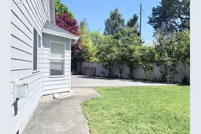 22286 NE Shaver Ct, Fairview, OR 97024 - Photo 35