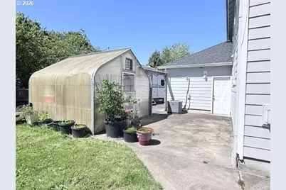 22286 NE Shaver Ct, Fairview, OR 97024 - Photo 33