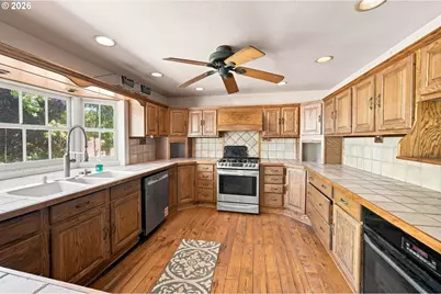 30875 SW 5th St, Lebanon, OR 97355 - Photo 13