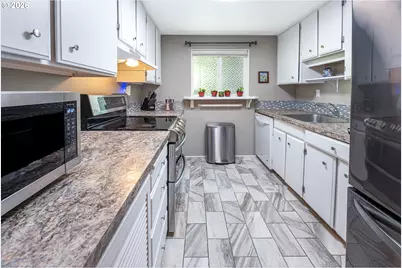 4059 Donald St #F, Eugene, OR 97405 - Photo 13