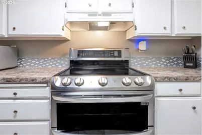 4059 Donald St #F, Eugene, OR 97405 - Photo 15