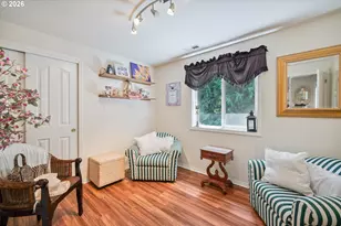 215 W St James Pl, Longview, WA 98632 - Photo 17