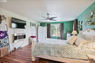 215 W St James Pl, Longview, WA 98632 - Photo 11