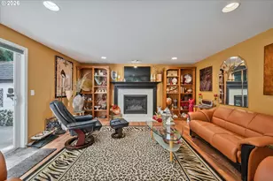 215 W St James Pl, Longview, WA 98632 - Photo 3