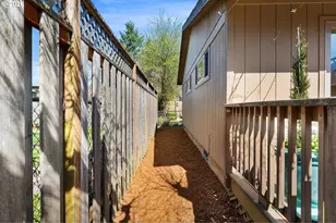 3211 SE 66th Ave, Portland, OR 97206 - Photo 33