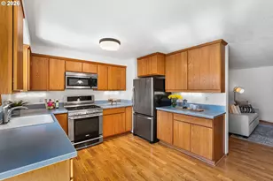 3211 SE 66th Ave, Portland, OR 97206 - Photo 9