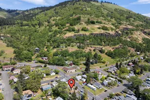 307 N Ash St, Bingen, WA 98605 - Photo 29
