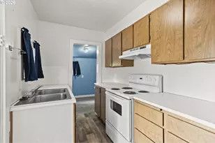 307 N Ash St, Bingen, WA 98605 - Photo 17