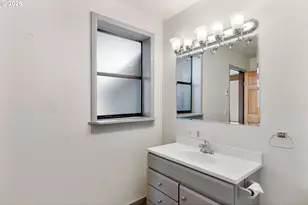1220 Eugene St, Hood River, OR 97031 - Photo 29