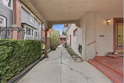 3136 NE Couch St, Portland, OR 97232 - Photo 7