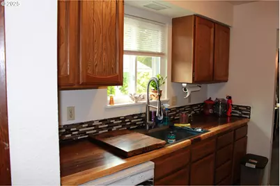 1783 View St, Myrtle Point, OR 97458 - Photo 13