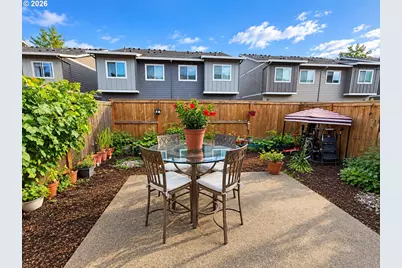 1228 S Quartz Dr, Cornelius, OR 97113 - Photo 3